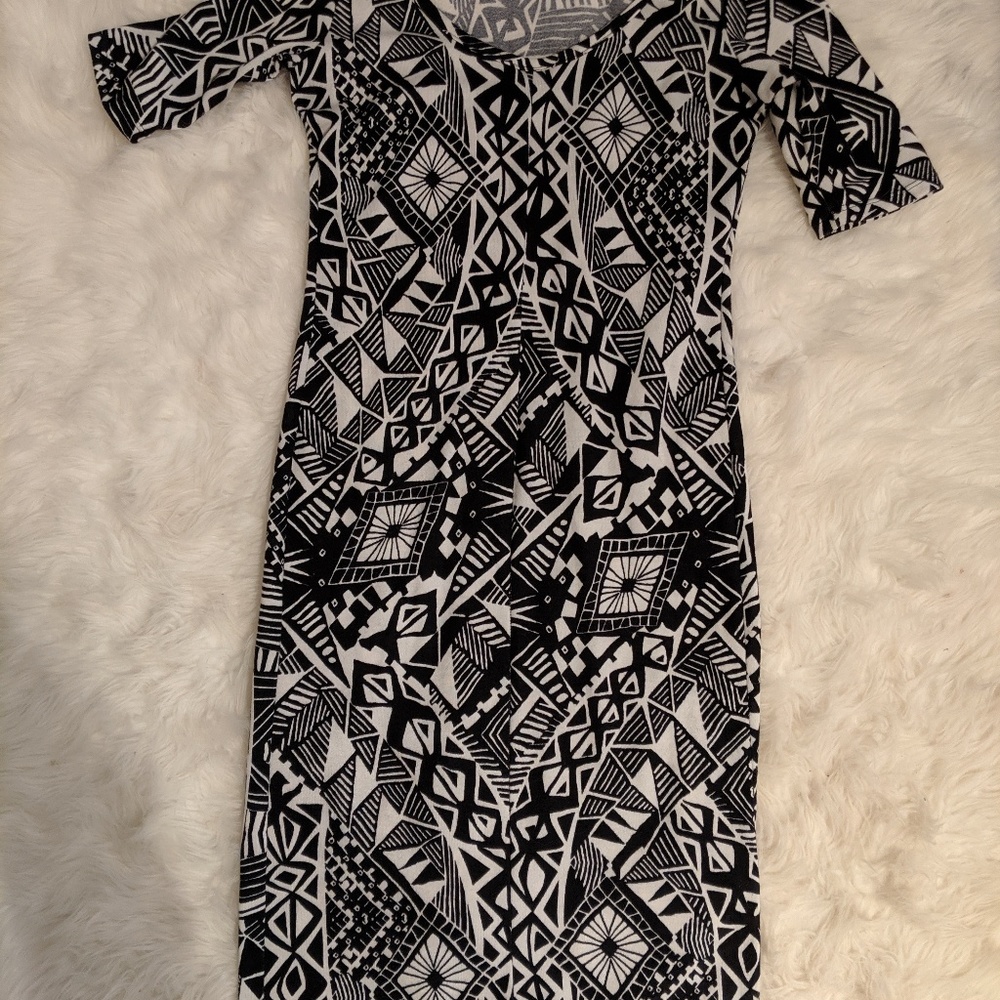 Dress - Picture 3 of 3